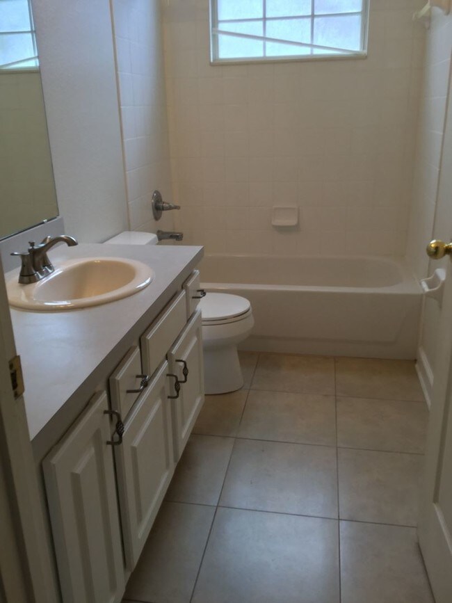 Foto del edificio - 3418 Carriage Lake Dr