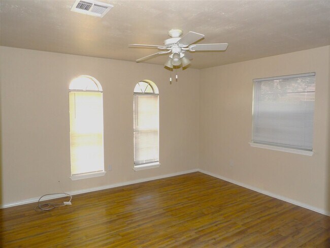 Foto del edificio - 7608 SW Cherokee Ave