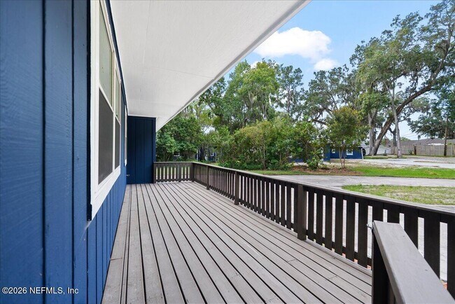 Foto del edificio - 2421 Dogwood Ln