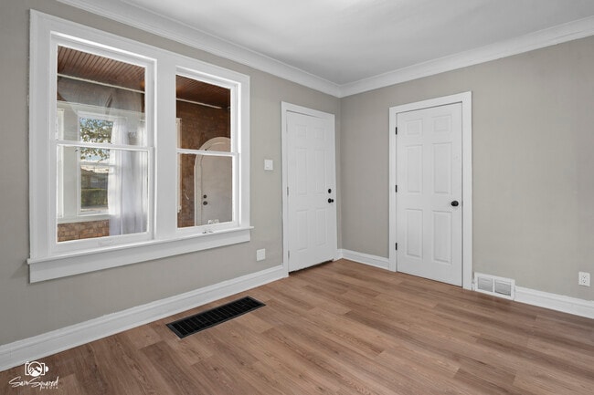 Building Photo - 7236 W 63rd Pl