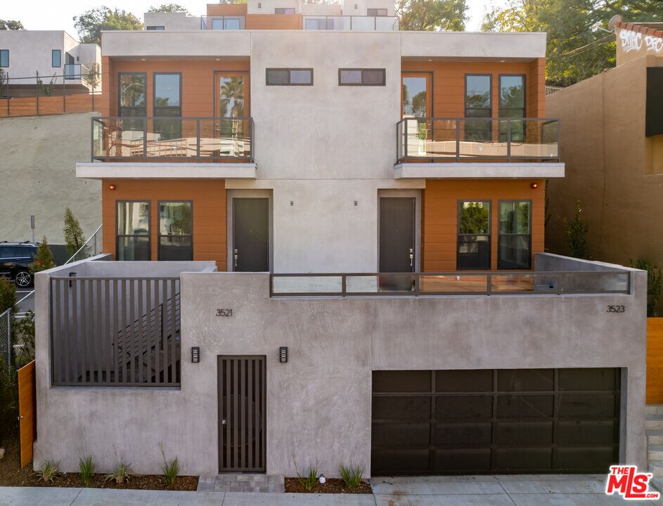 New, modern, urban architecture - 3521 Cahuenga Blvd W