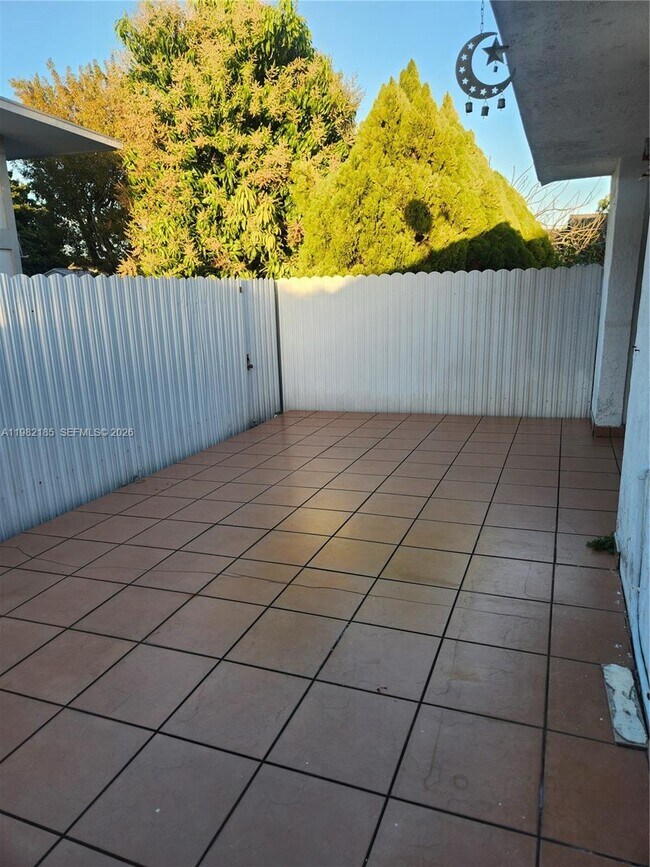 Foto del edificio - 12193 SW 10th St