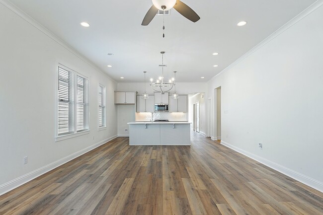 Building Photo - Beautiful 3 bedroom plus office!