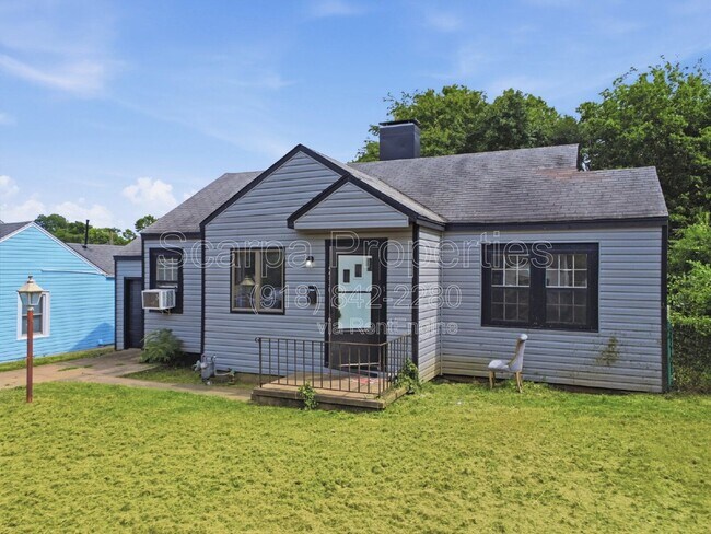 Building Photo - 4530 E 6th St
