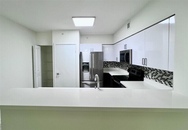 Foto del edificio - 601 NE 39th St