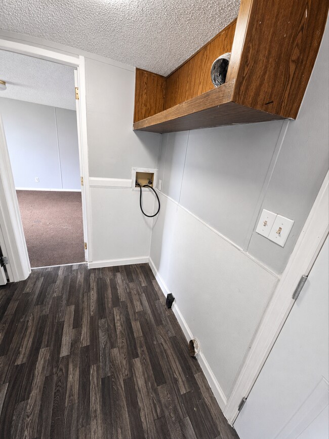 Foto del edificio - 2-Bedroom Home with New Wooden Deck in a Peaceful Sparta Setting