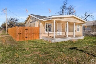 Building Photo - 810 N Virginia St