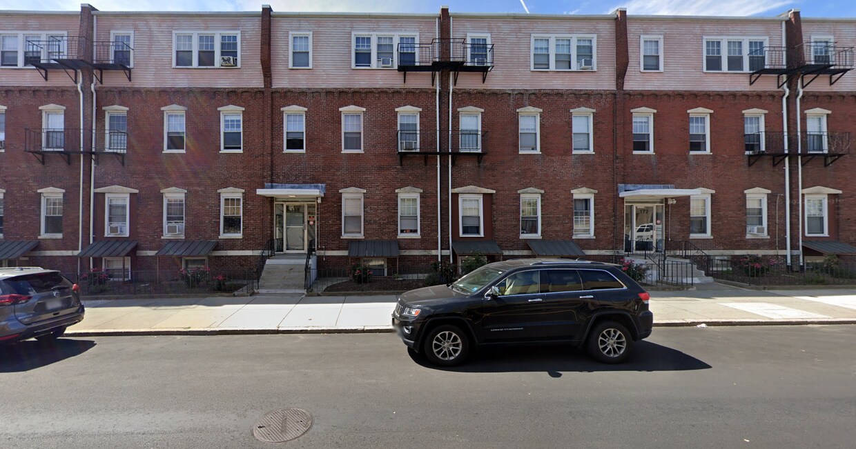 Foto del edificio - 168 North Beacon St