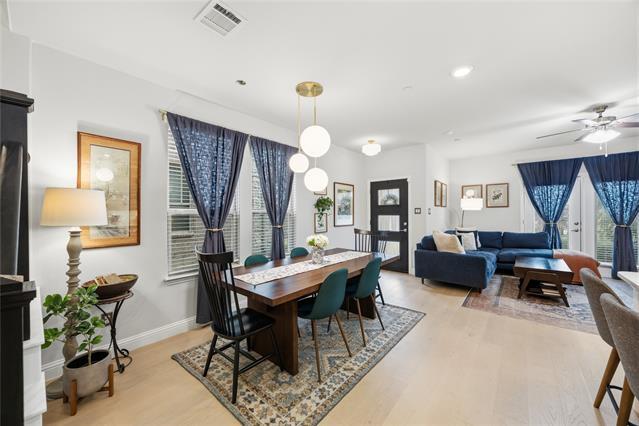 Foto del edificio - 7833 Bayside Dr