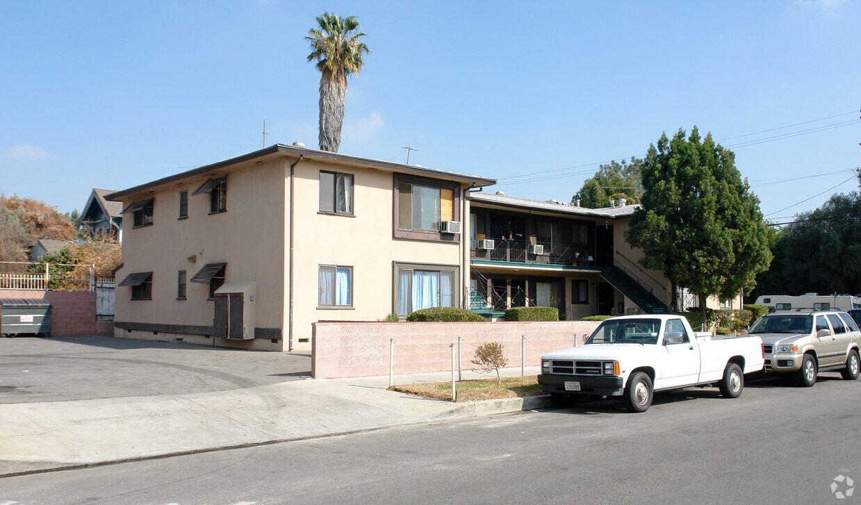 Building Photo - 14913 Hartland St