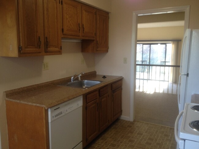 Building Photo - 180 Conestoga Way