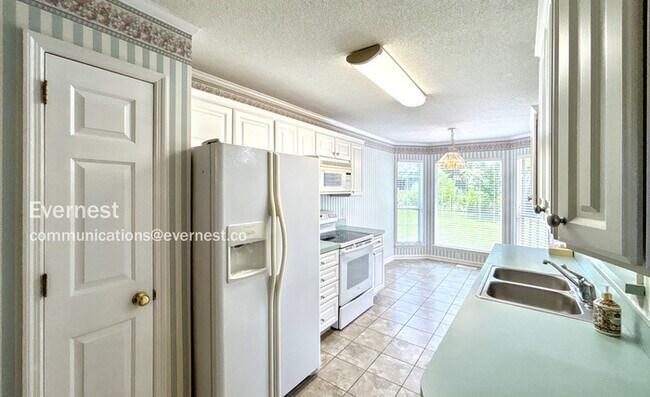 Foto del edificio - 9404 Bill Reed Rd