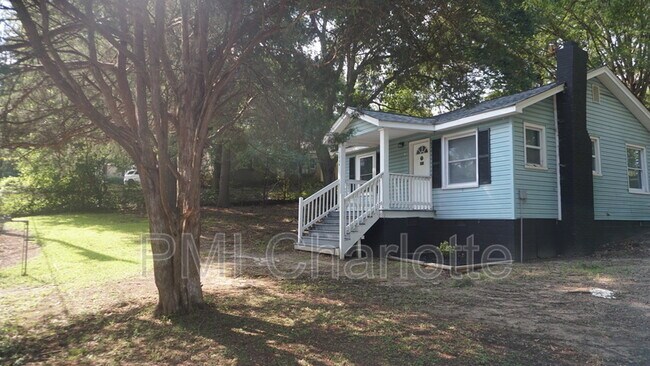 Building Photo - 1204 Essex Ave