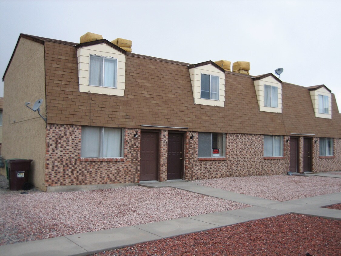 Primary Photo - 2802 Parque De Oeste Dr