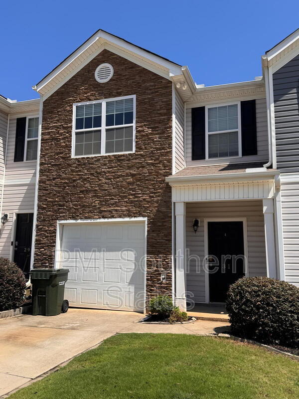 Building Photo - 31 Moorlyn Ln