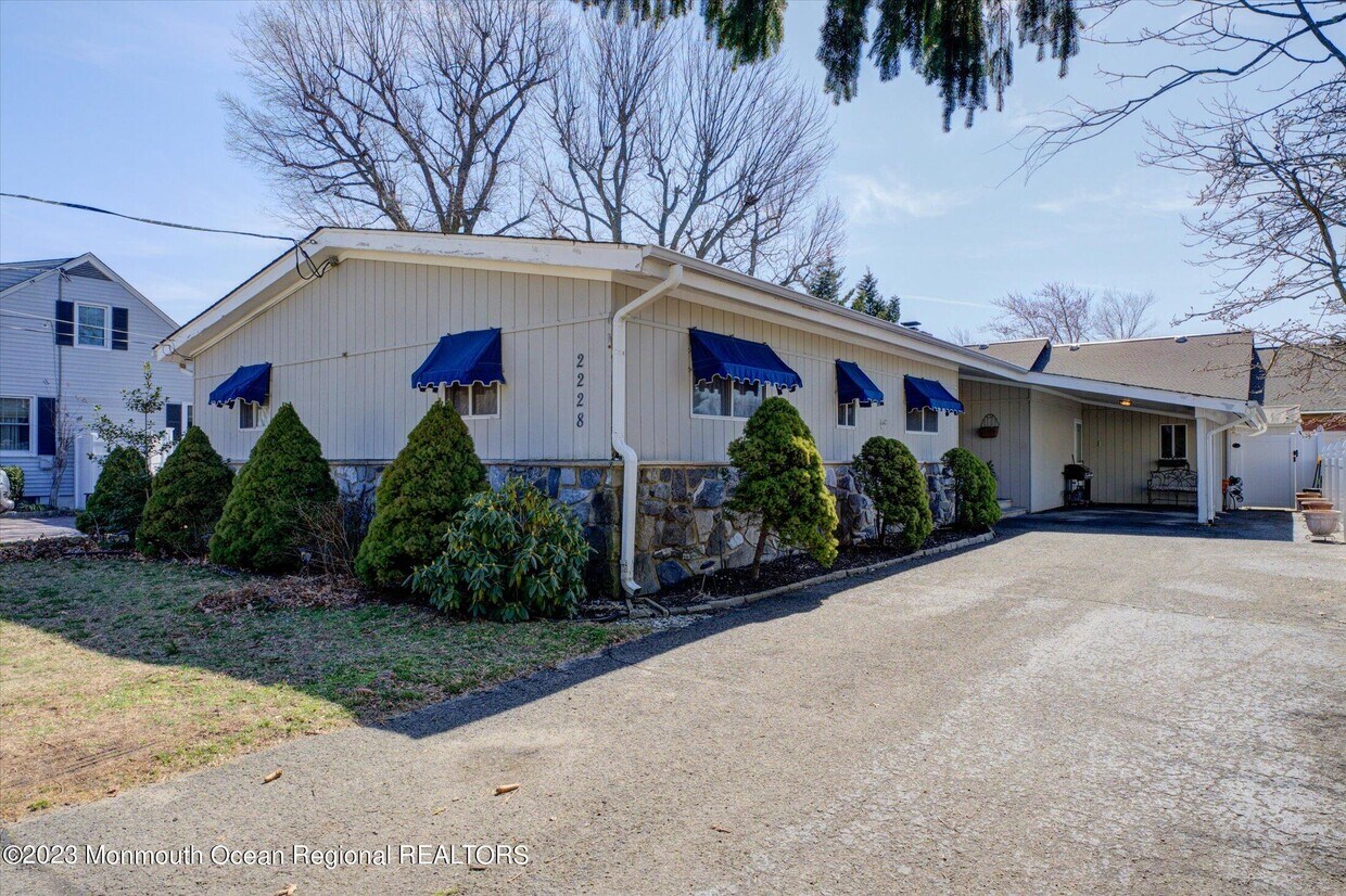 Primary Photo - 2228 N Rd