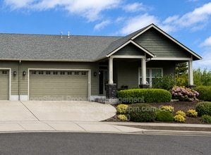 Building Photo - 523 NW Mirador Pl