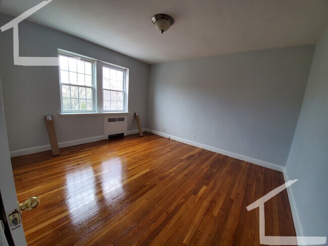 Foto del edificio - 1129 Beacon St