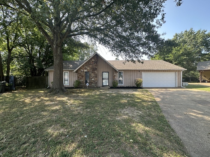 Primary Photo - 3848 Lawrenceton - Available Now!