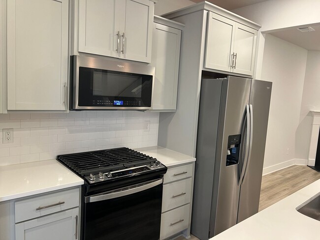 Foto del edificio - Stunning 3/2 Rental Unit in Prime Simpsonv...