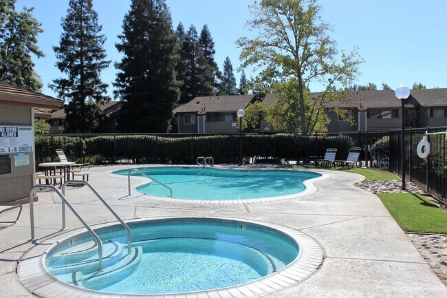 Building Photo - Sunflorin Village Apartments