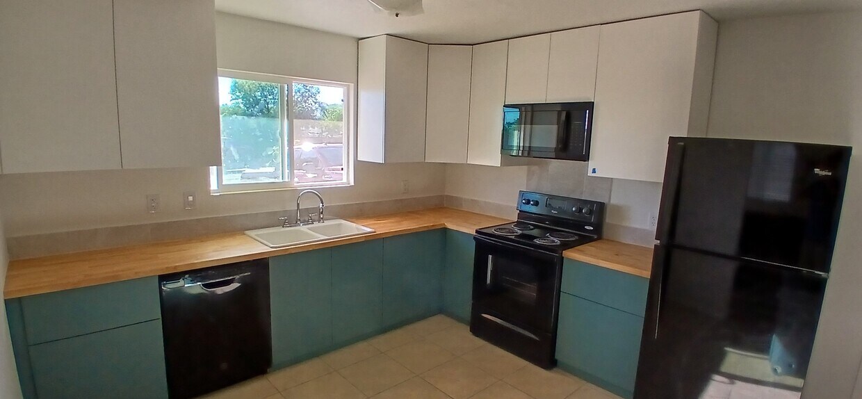 Foto principal - 2412 Morris St NE
