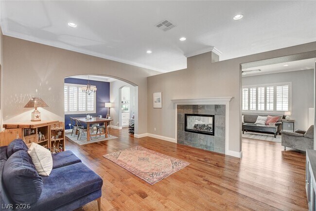 Building Photo - 10553 Linderhof Ave