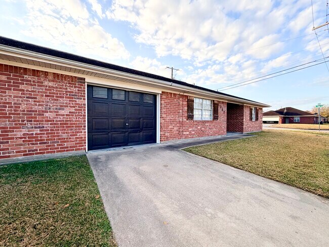 Foto del edificio - 237 Nederland Ave