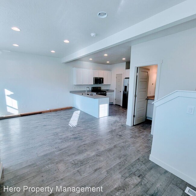 Building Photo - 3 br, 2.5 bath House - 2170 W 1675 S Street