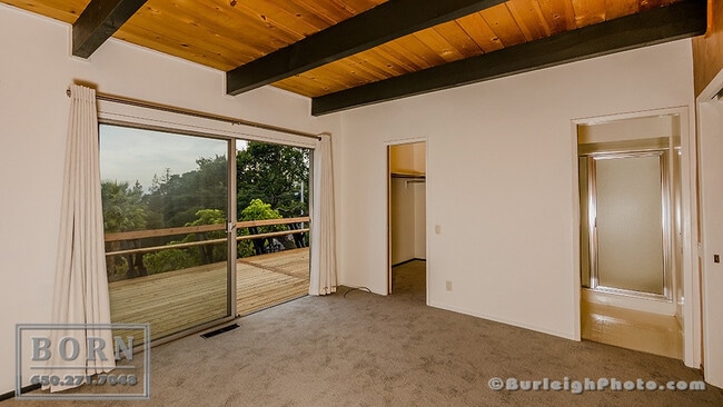 Building Photo - 81 Loma Rd