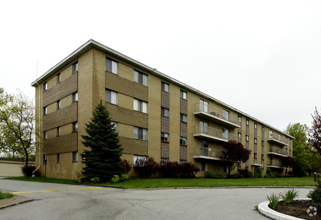 Building Photo - Beachcliff Place