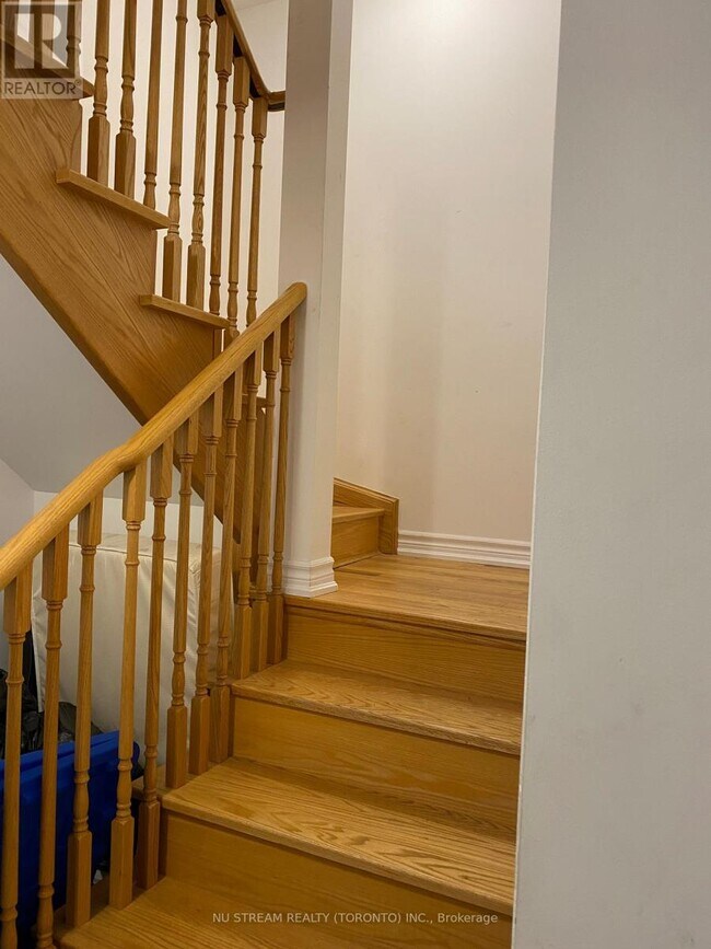 Building Photo - 9 Hay Ln.