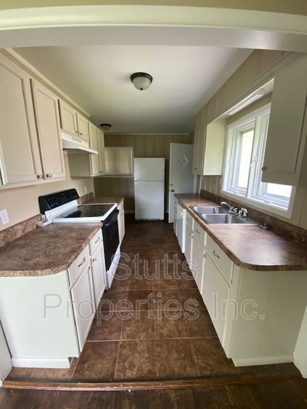 Foto del edificio - 1103 Waverly Ave