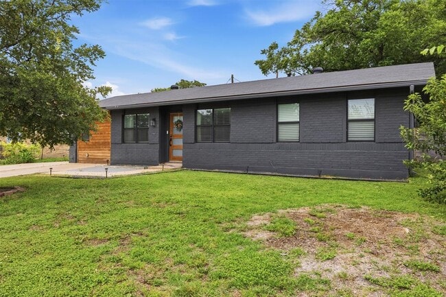 Foto del edificio - 1014 S Meadows Dr