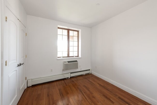 Building Photo - 25-25 Newtown Ave