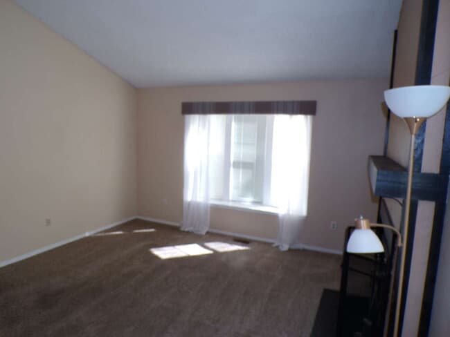 Foto del edificio - Great Littleton Location! 2 bedroom, 1 bat...