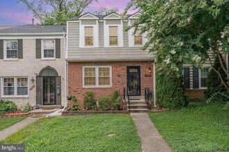 Building Photo - 2168 Mayflower Dr