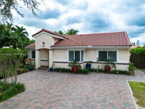 Building Photo - 4250 SW 149th Ct