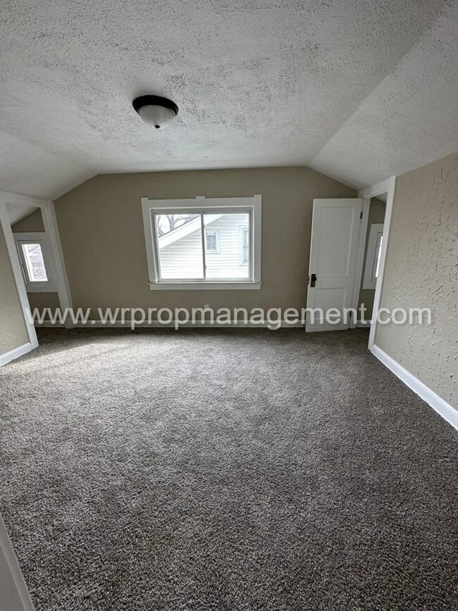 Foto del edificio - 3 Bed 1.5 Bath Home is West Toledo