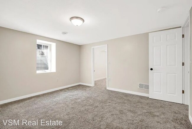 Building Photo - 5 br, 2 bath House - 2183 Mapleview Ave