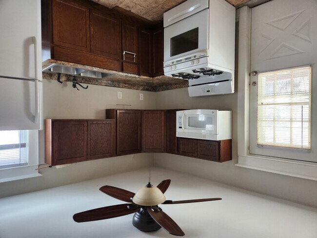 Foto del edificio - 144 Ellsworth St