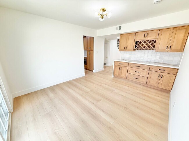 Foto del edificio - Fully Renovated Luxury Anaheim Residence | 4 Bed + 3.5 Bath | Dual Primary Suites |