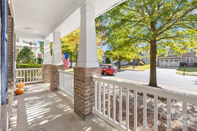 Building Photo - 10411 Alvarado Way