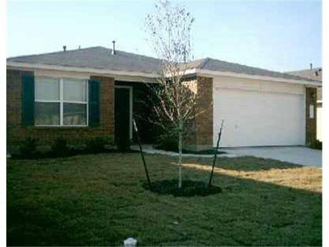 Nice red brick one story available in Rive... House Rental in Bastrop