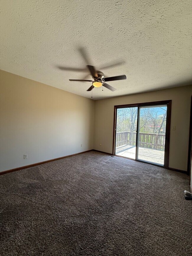 Foto del edificio - 3 BR / 3 BA Single-family home near Ellettsville