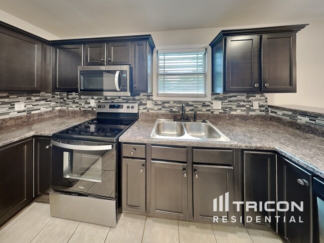 Building Photo - 3811 Harvest Ridge