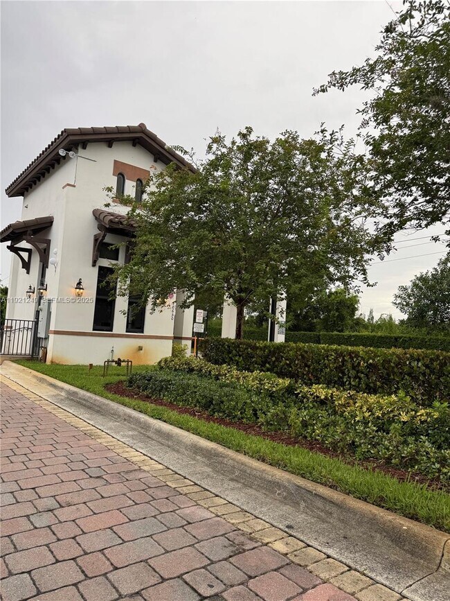 Foto del edificio - 10600 NW 88th St