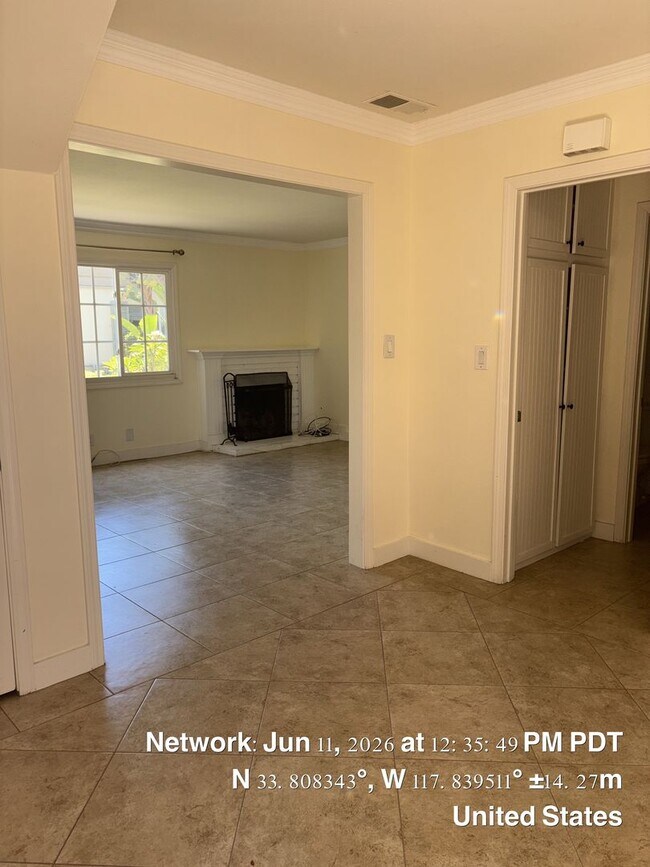 Foto del edificio - Two bed 1.5 bath townhome available now.