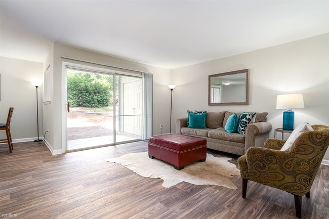 Building Photo - 2602 Embarcadero Dr