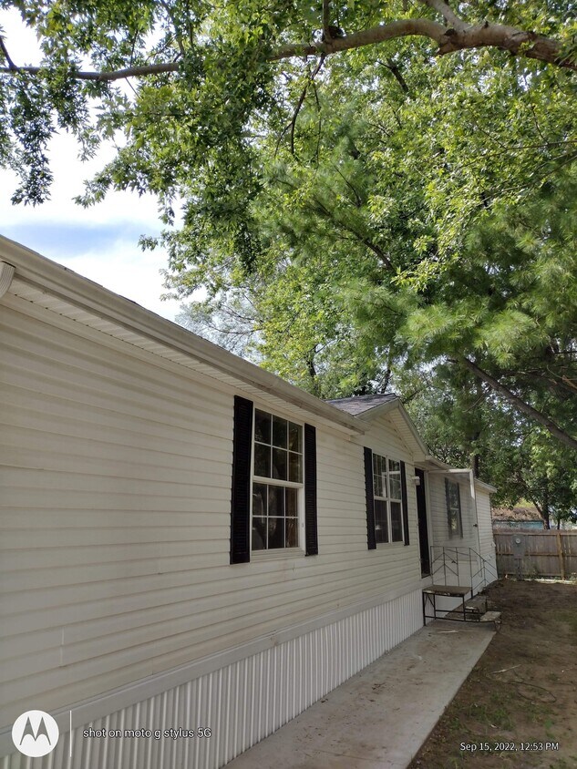 Foto principal - 5601 SW Lakefront Ln S
